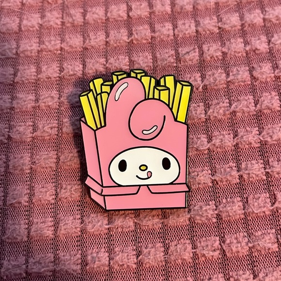 My Melody French fries Loungefly x Hello Kitty and Friends blind box pin - Picture 1 of 3